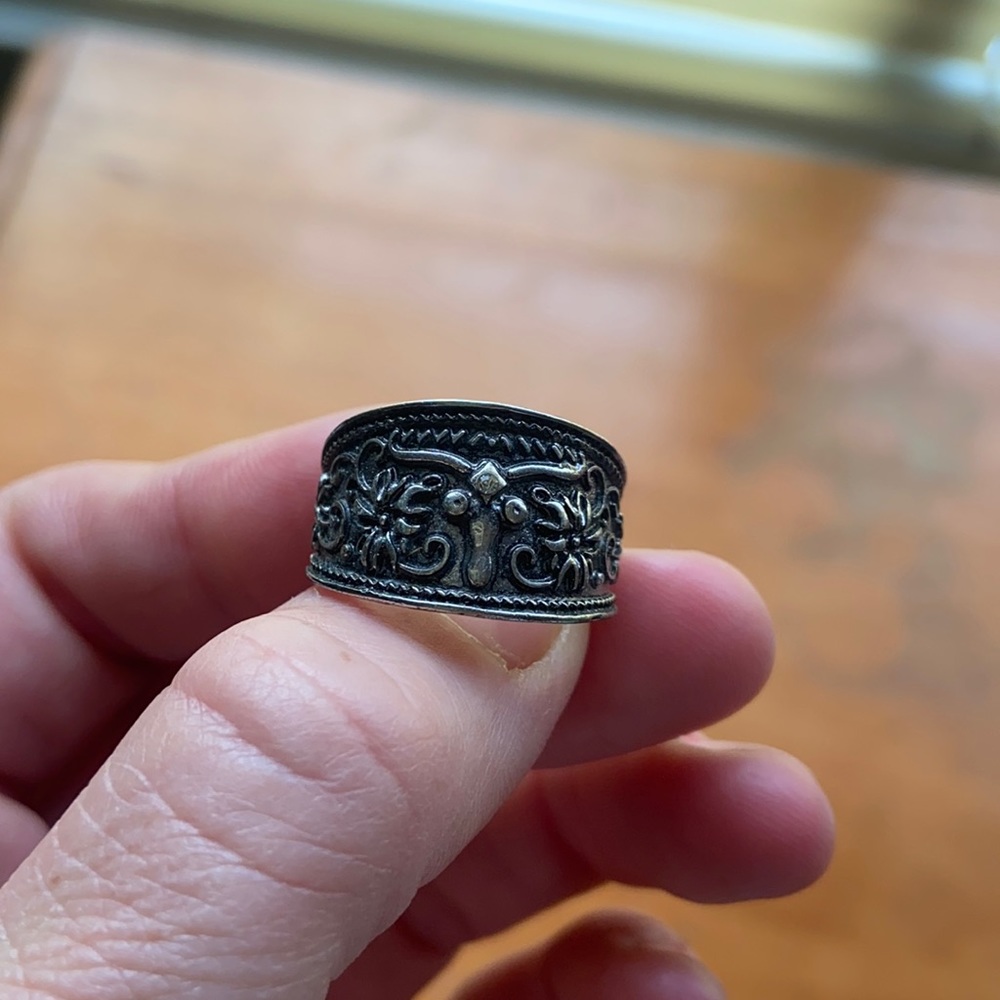 Cute ring!
